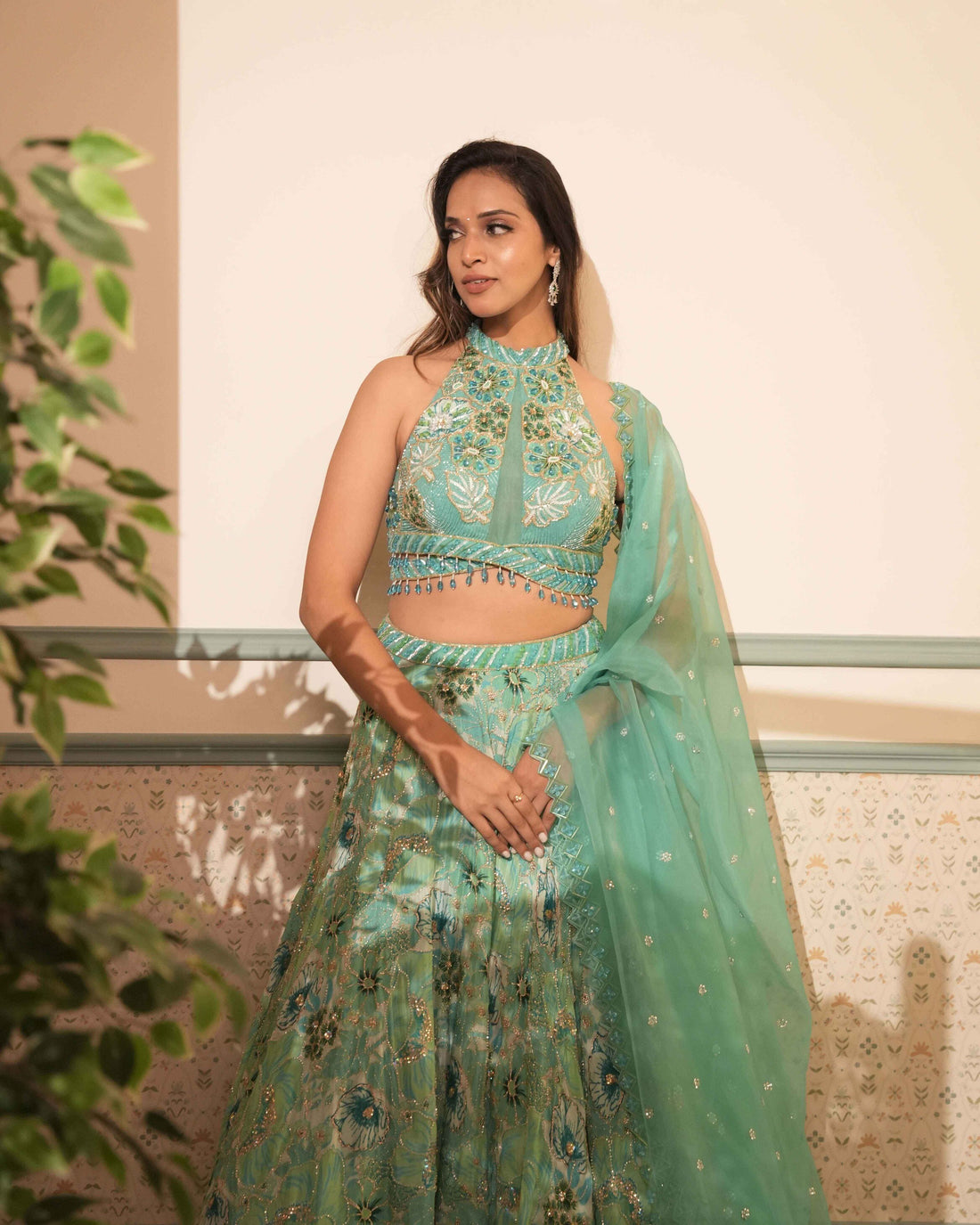 What Do Brides Wear For Mehndi?