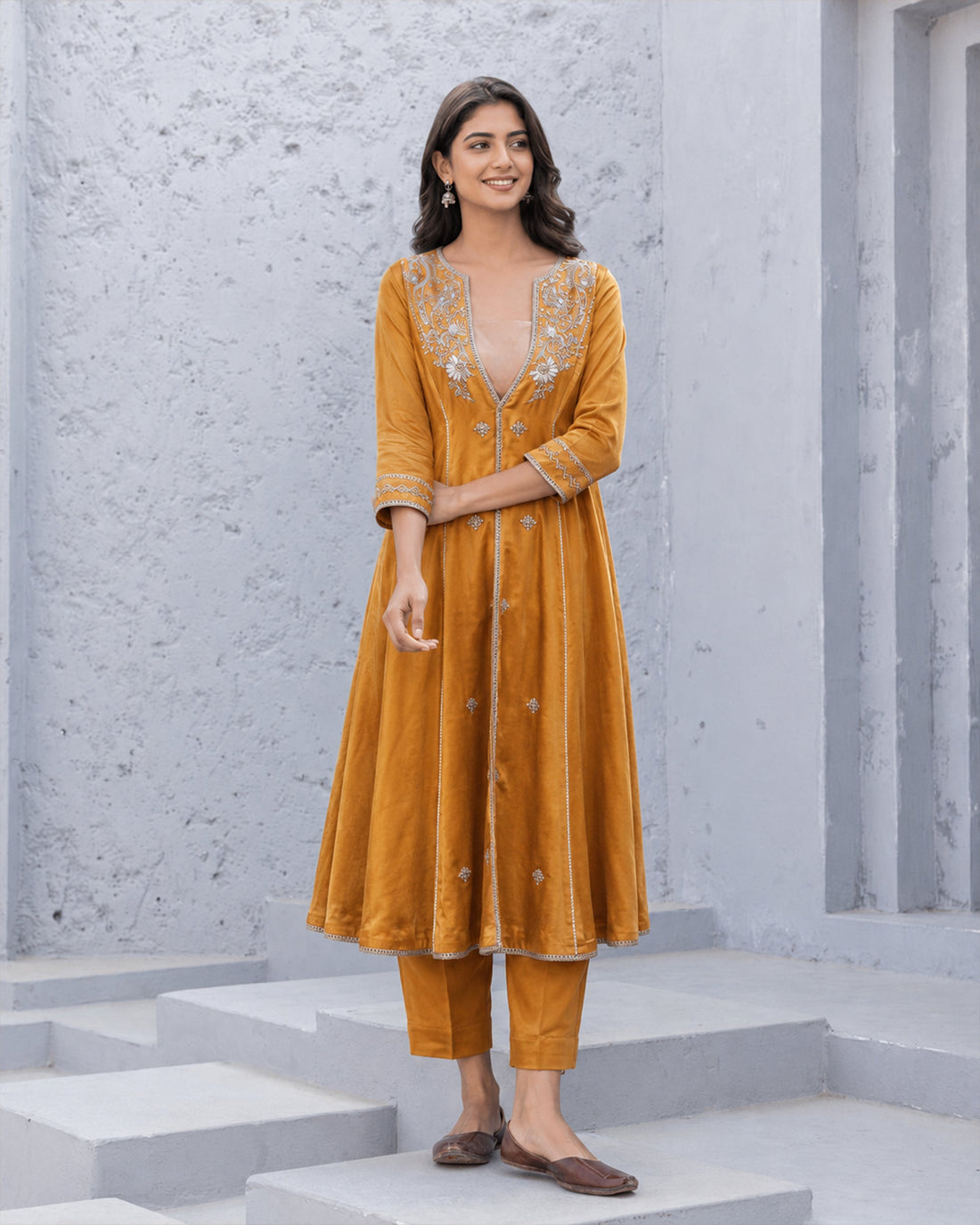 What Shoes to Wear with Kurta
