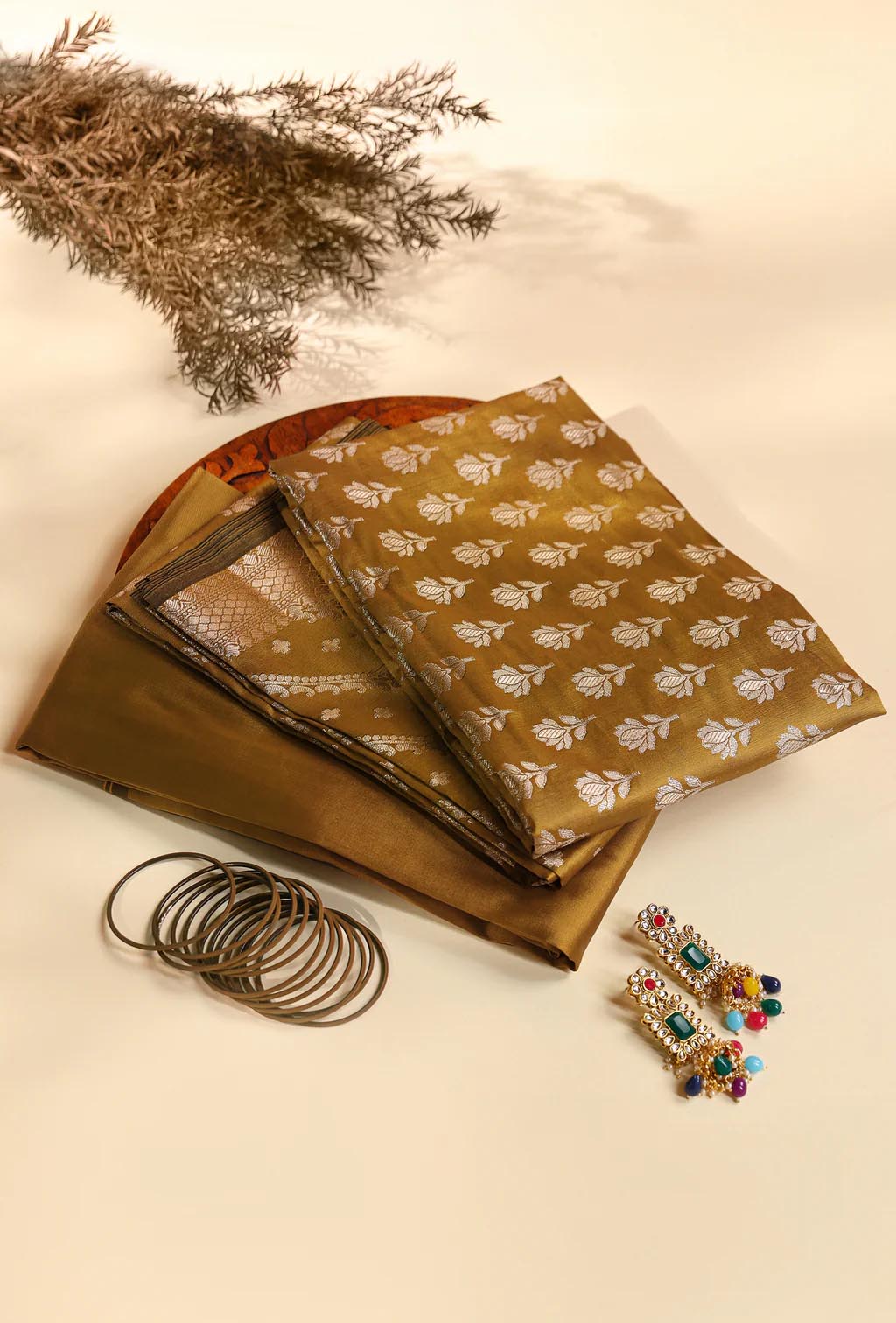 Regal Zari Butti Kurta Set