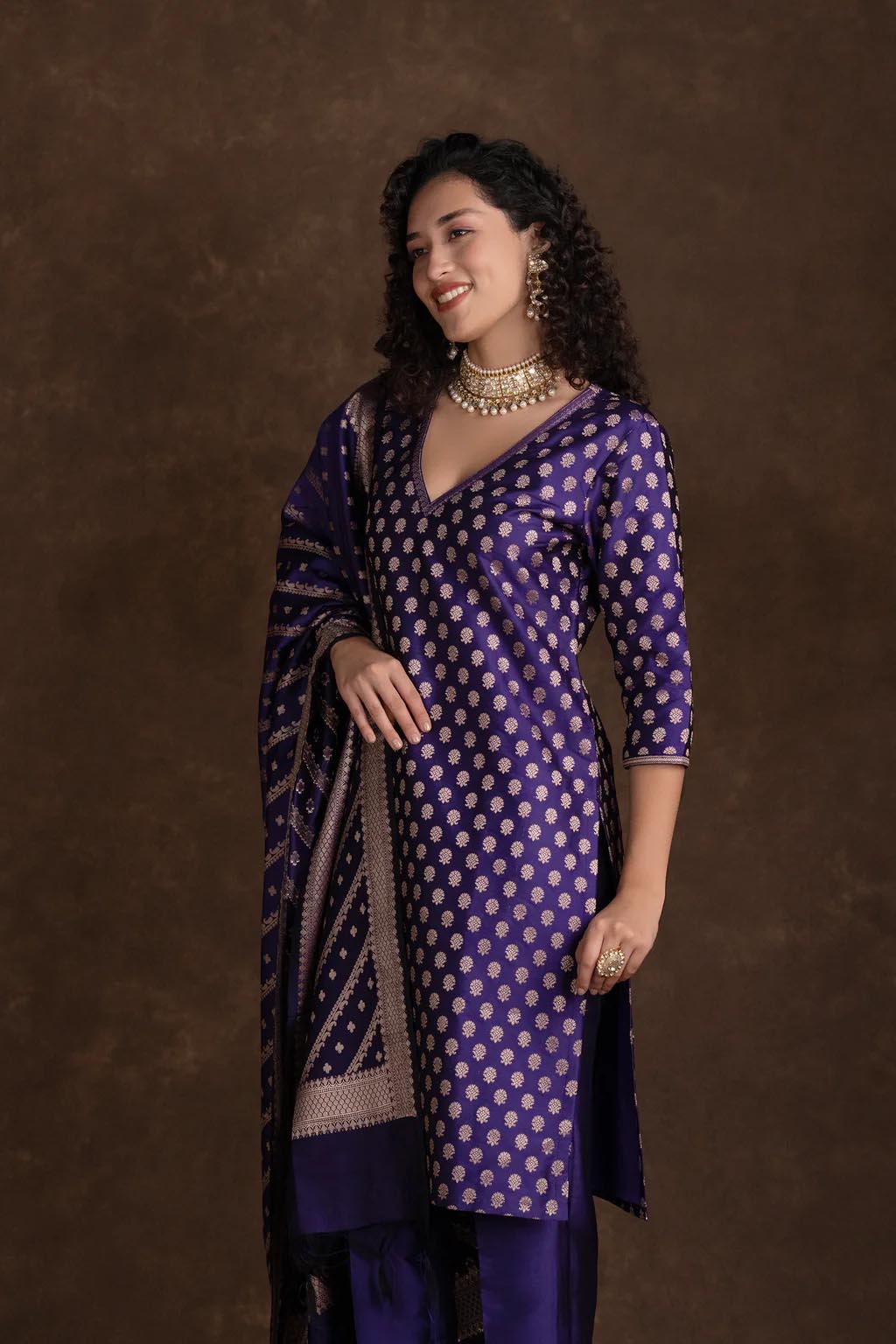 Regal Zari Butti Kurta Set