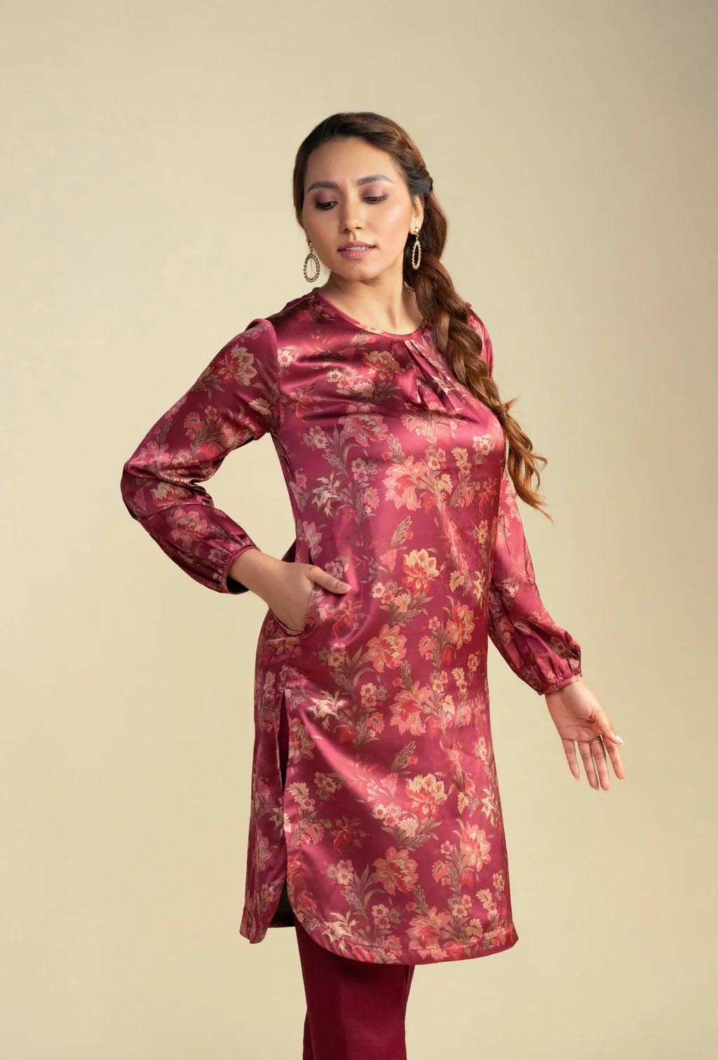 Wine Pink Buttoned Shoulder Kurta Set