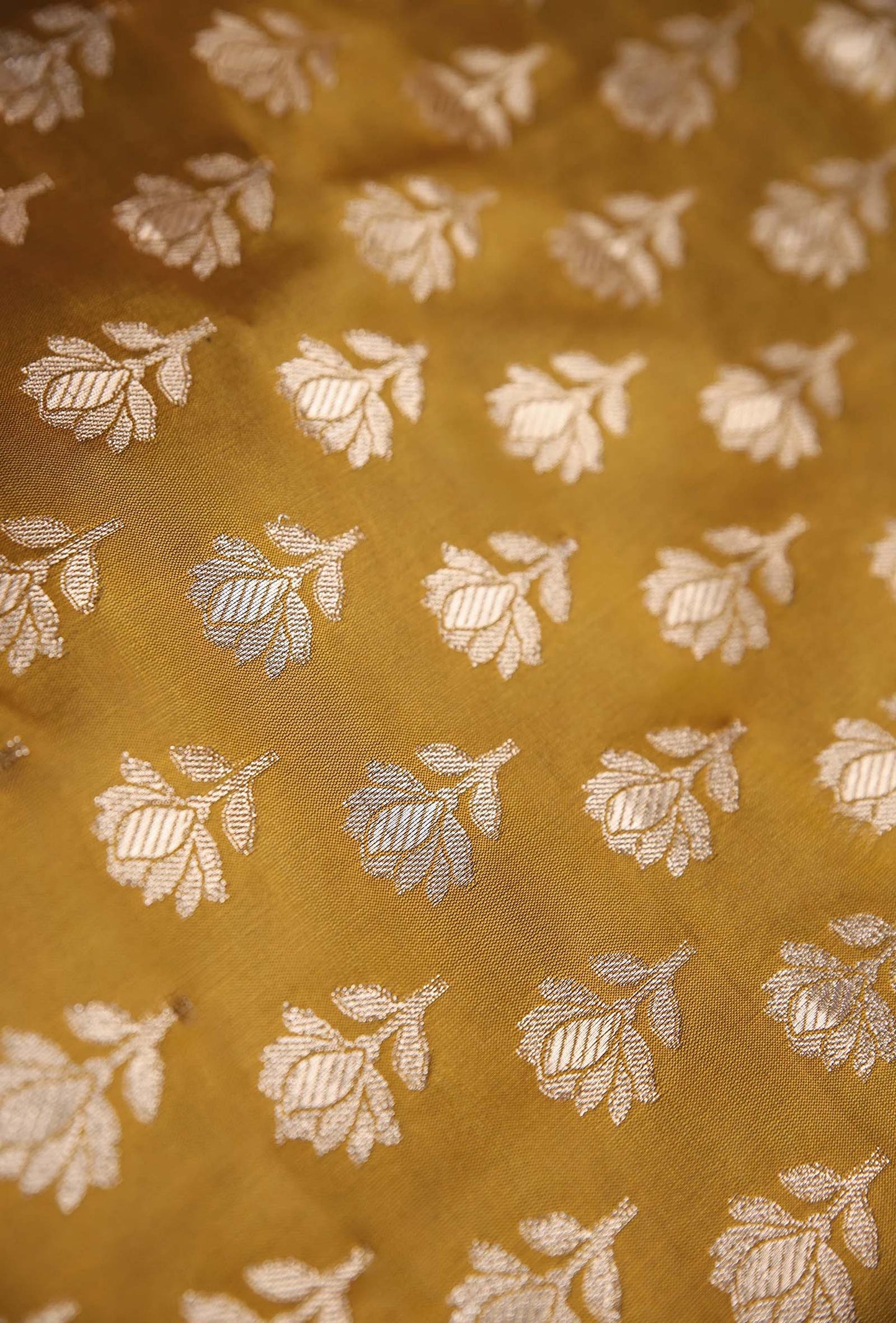 Regal Zari Butti Kurta Set