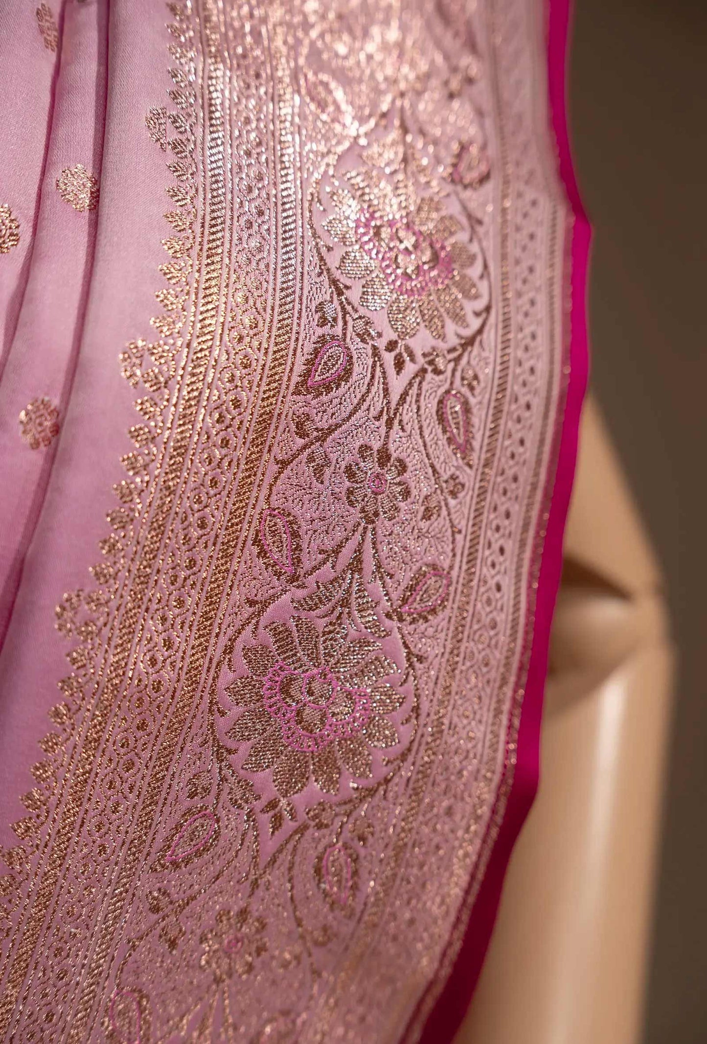 Mashru Silk Saree In Lavender Pink With Zari Buttiwork