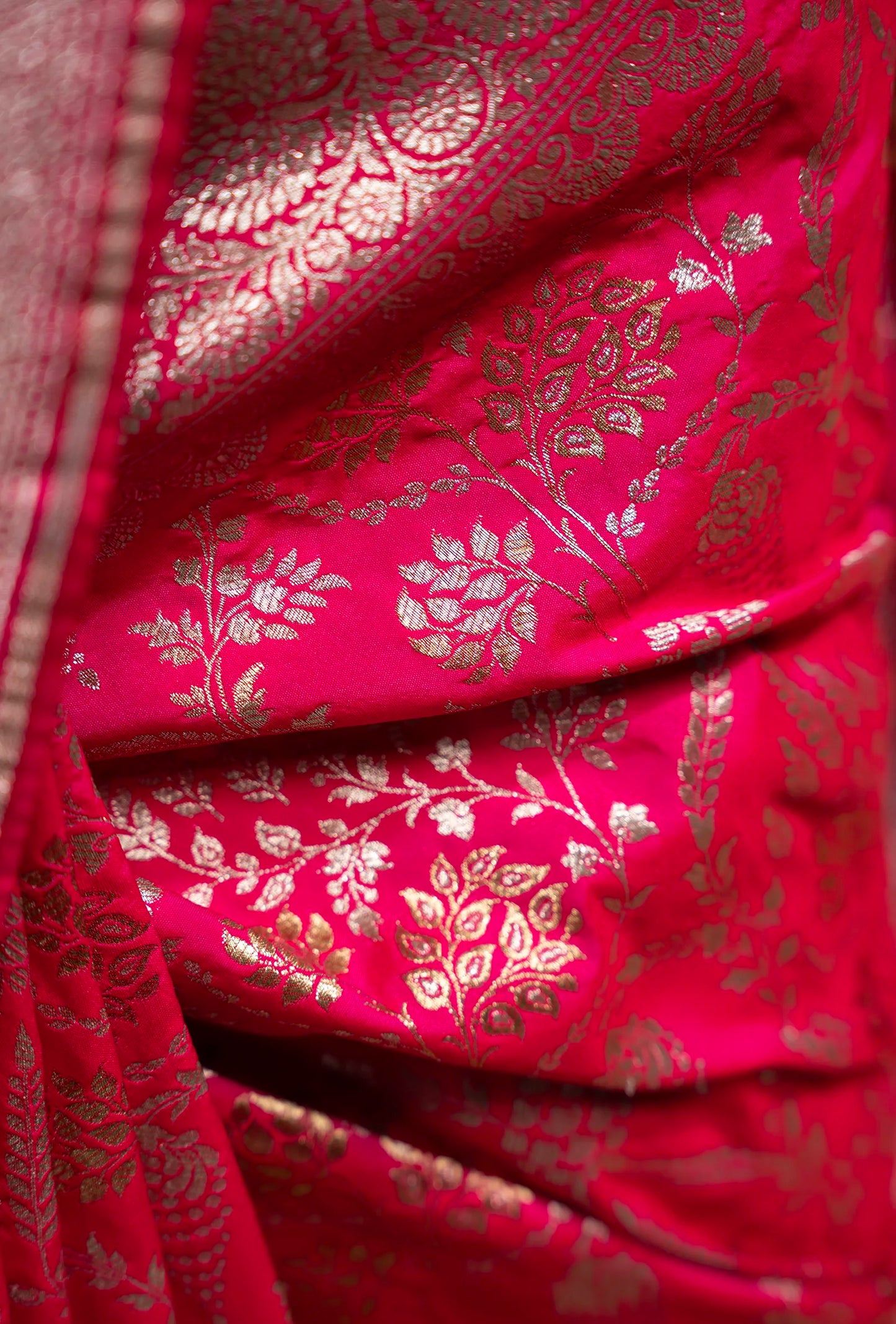 Hot Pink Mashru Silk Saree With Unstitched Blouse