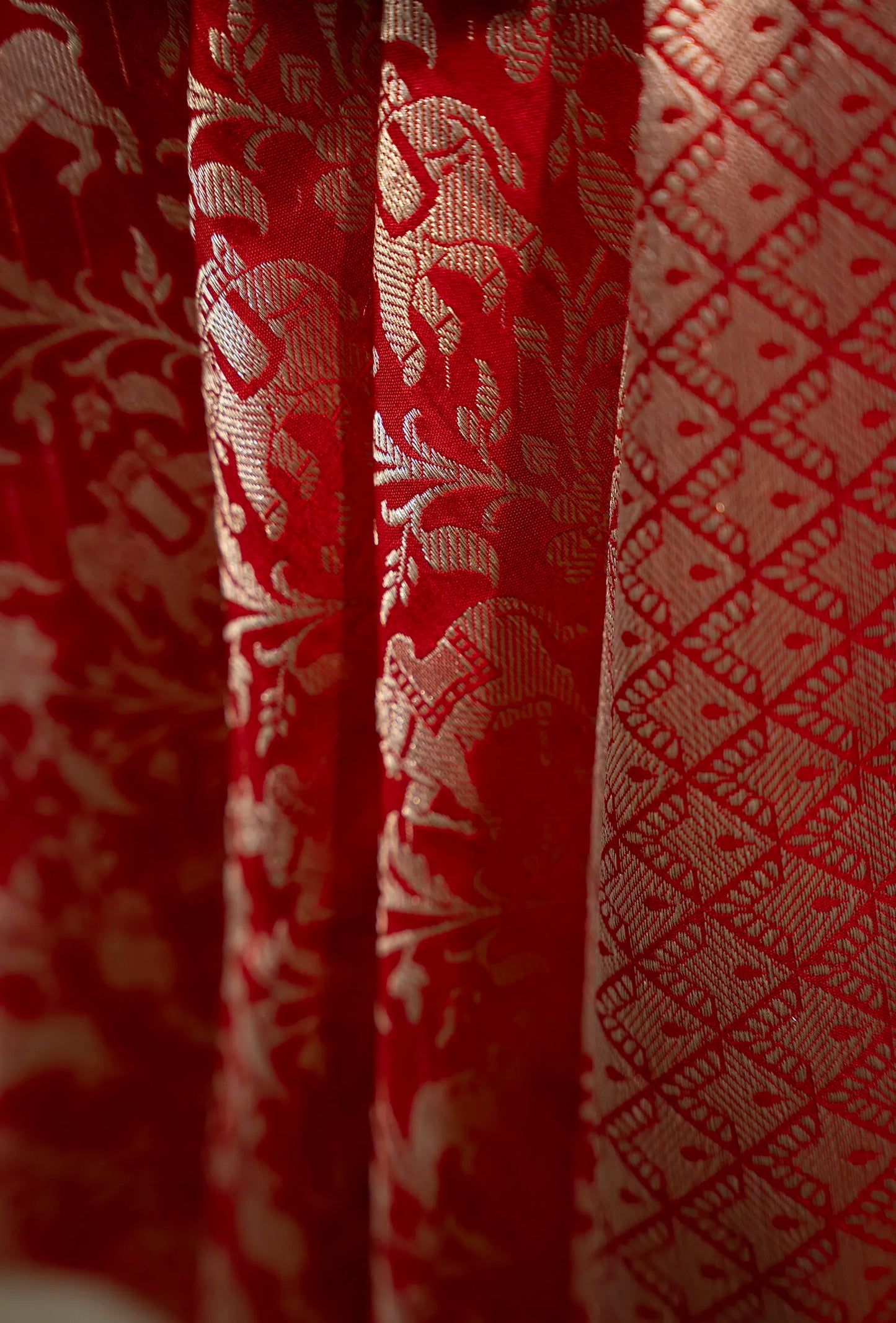 Crimson Red Shikargah Mashru Silk Saree With Unstitched Blouse