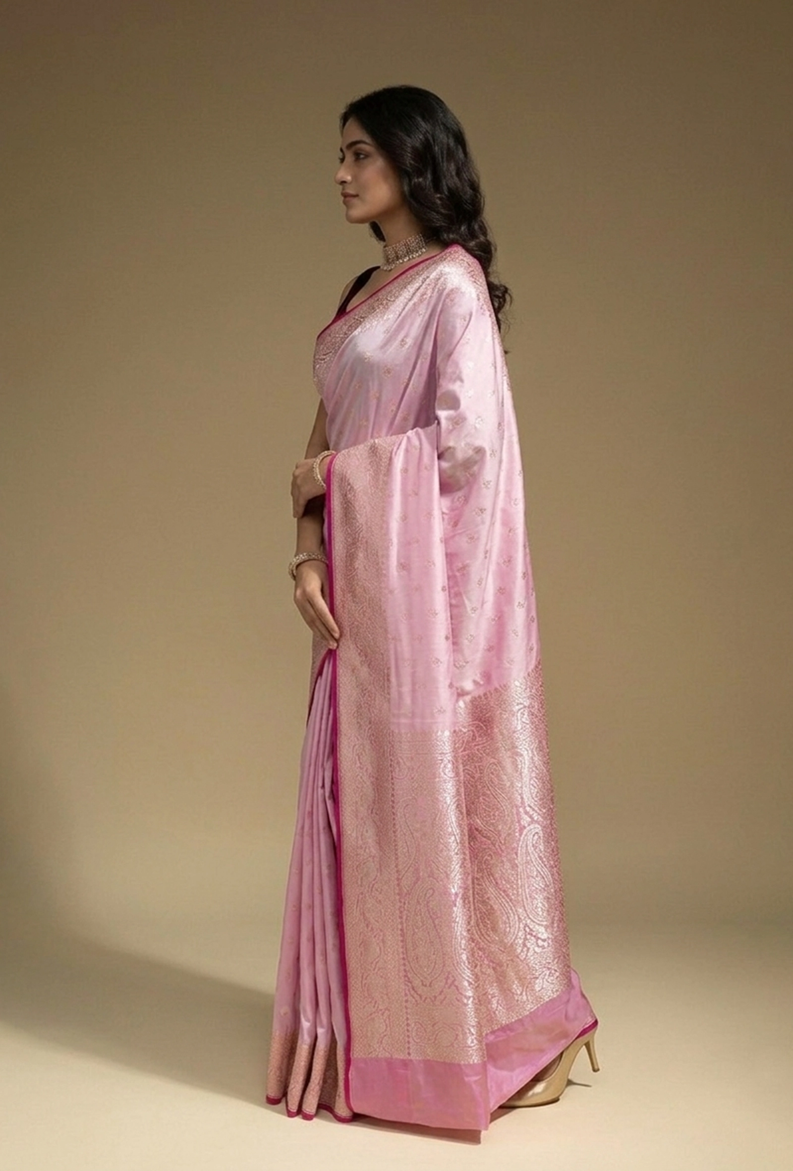 Mashru Silk Saree In Lavender Pink With Zari Buttiwork