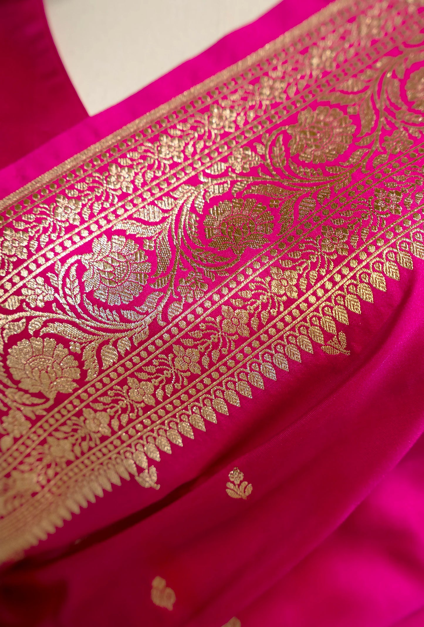Pure Silk Saree In Pink With Zari Buttiwork