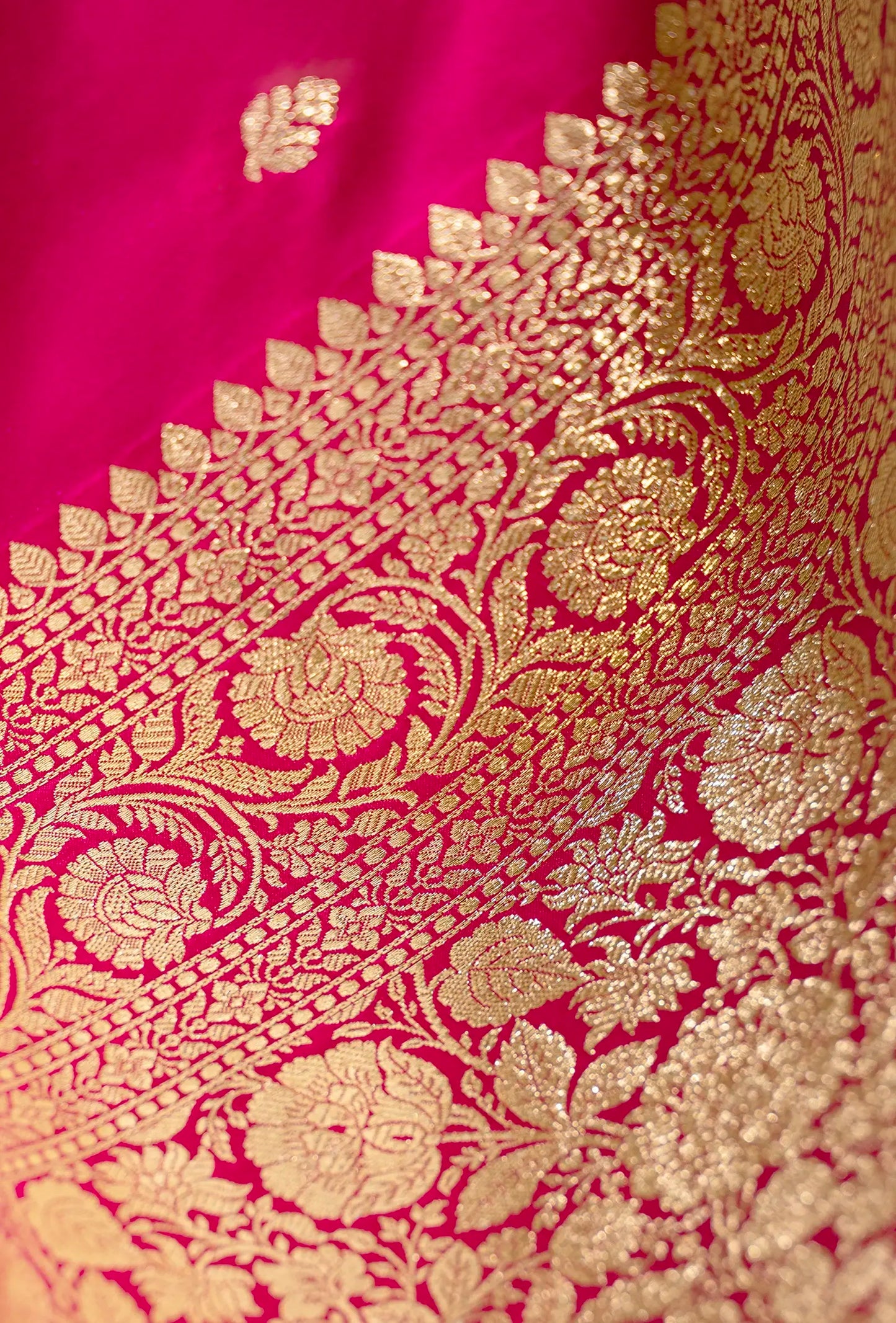 Pure Silk Saree In Pink With Zari Buttiwork