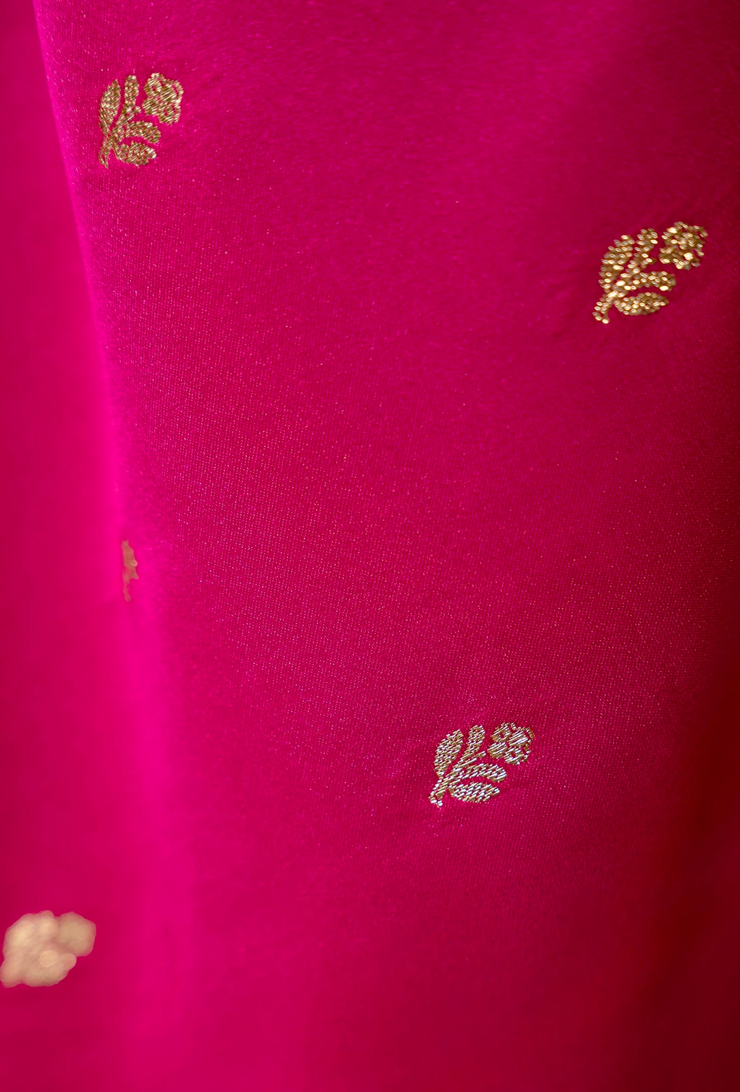 Pure Silk Saree In Pink With Zari Buttiwork