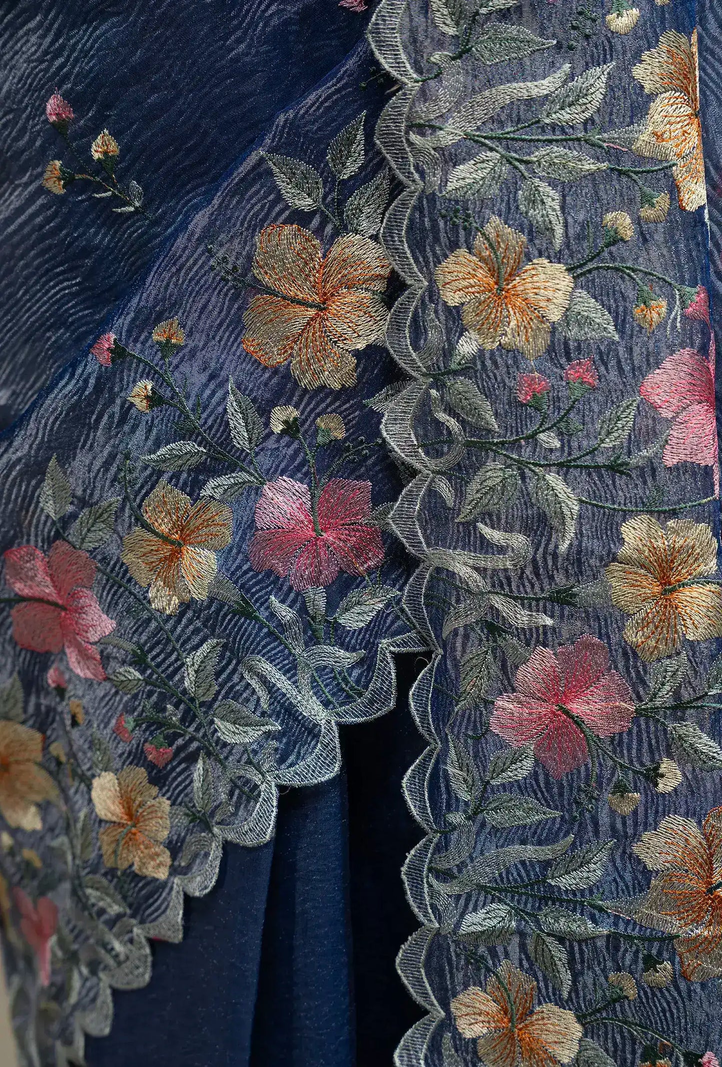 Dusty Blue Crushed Tissue Silk Saree With Unstitched Blouse