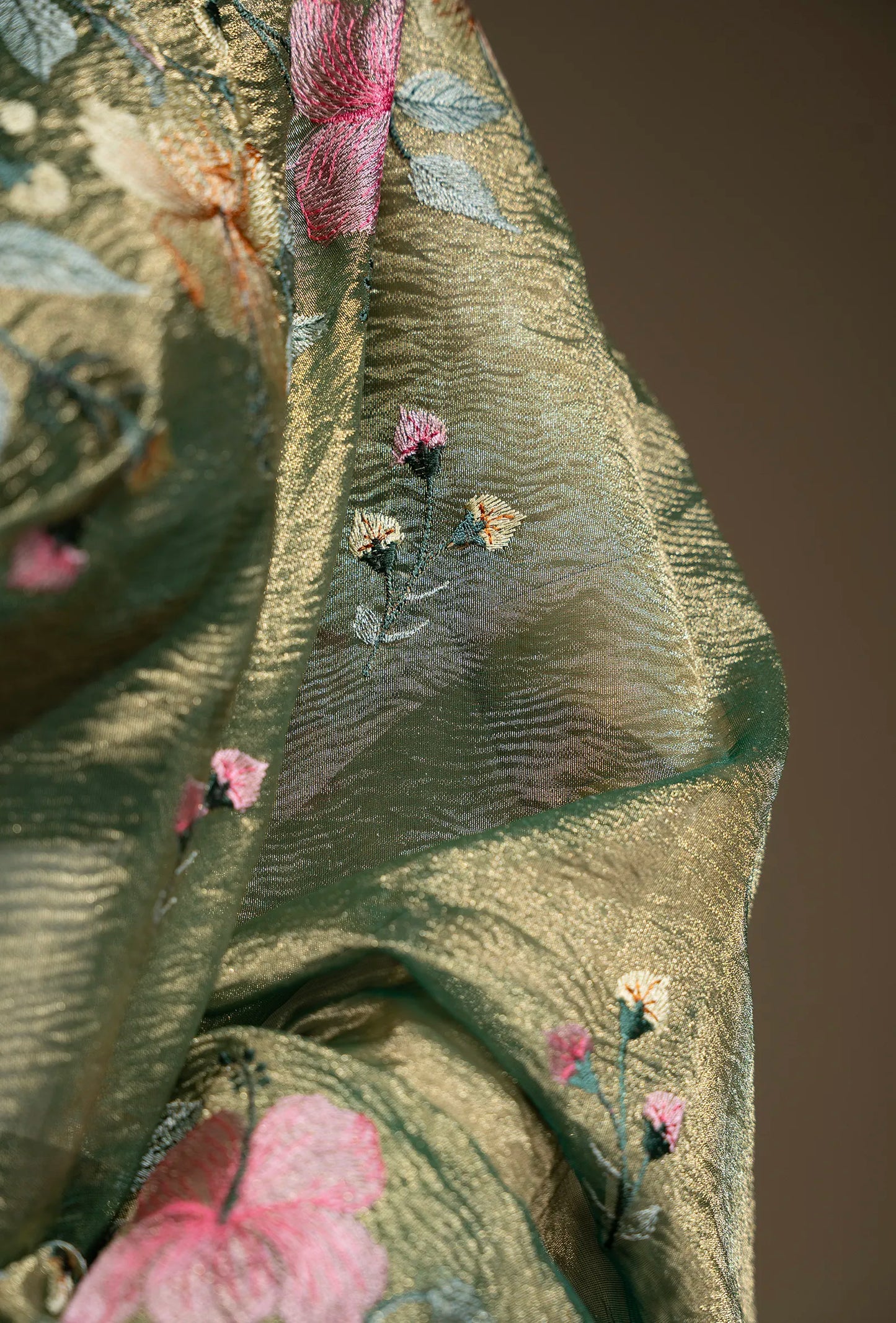 Parrot Green Crushed Tissue Saree With Unstitched Blouse