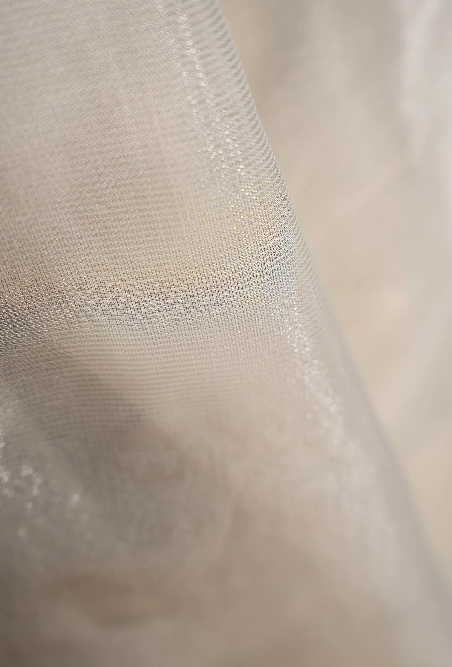 Metallic Ivory Khadi Tissue Saree With Unstitched Blouse