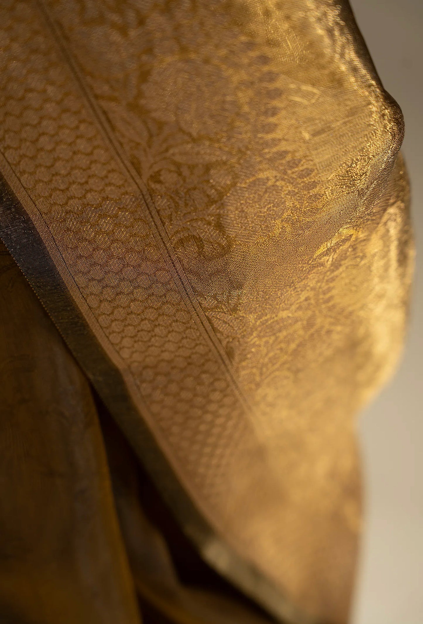 Deep Golden Shimmer Tissue Saree With Unstitched Blouse