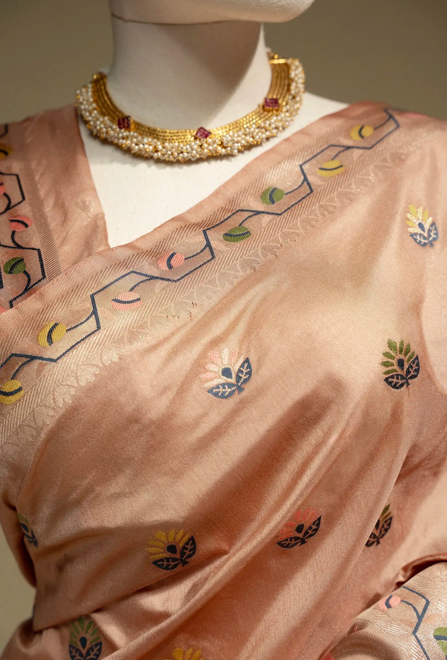 Paithani Dola Silk Saree With Mocha Mousse Hues